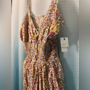 Ultra flirt Floral smocked romper. size XL
